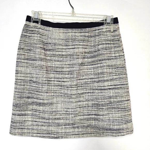 Ann Taylor Mini  Skirt Women's Size 2P - Picture 7 of 12